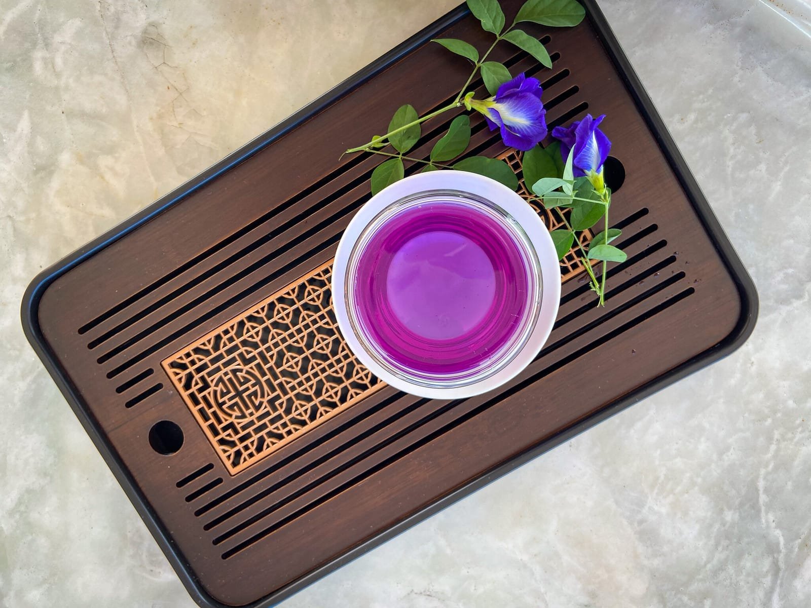 Butterfly Pea Tea Farbänderung