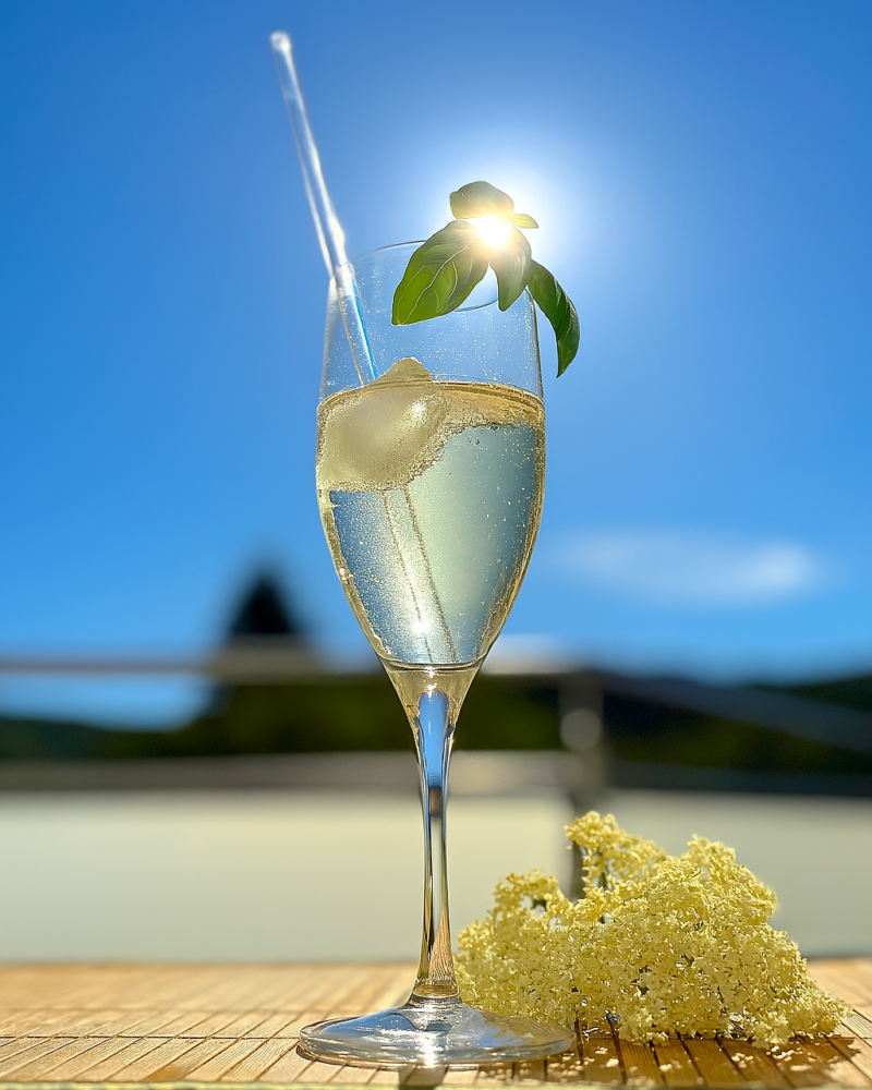 Mocktail Hugo - Holunder Secco - Coldbrew Eistee